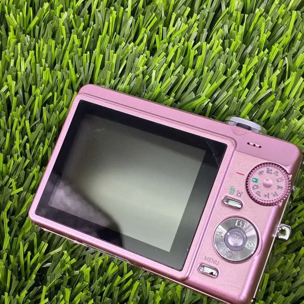 Sanyo VPC-E760 7.1MP Pink Compact Digital Camera with Battery, Charger, and Memo
